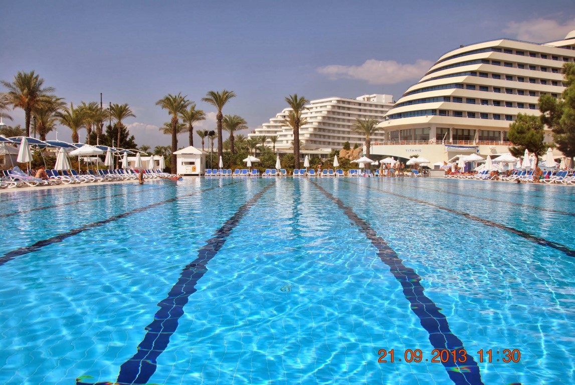 imagini hotel TITANIC LARA